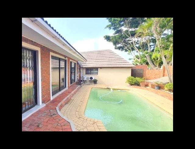 4 BEDROOM HOUSE FOR SALE IN MEER EN SEE